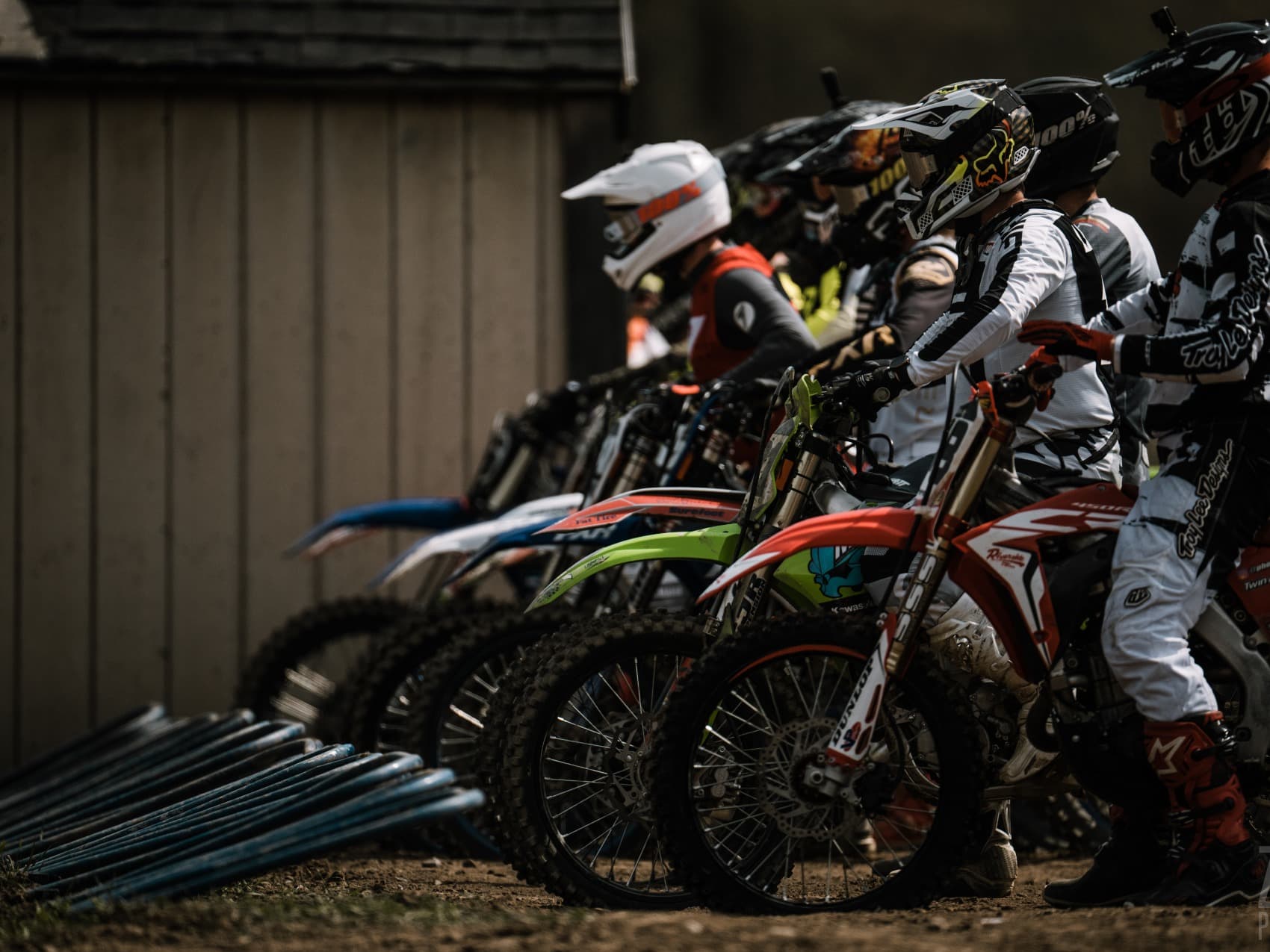 2025 Supercross Guide: Tracks, Tickets & TV Schedule