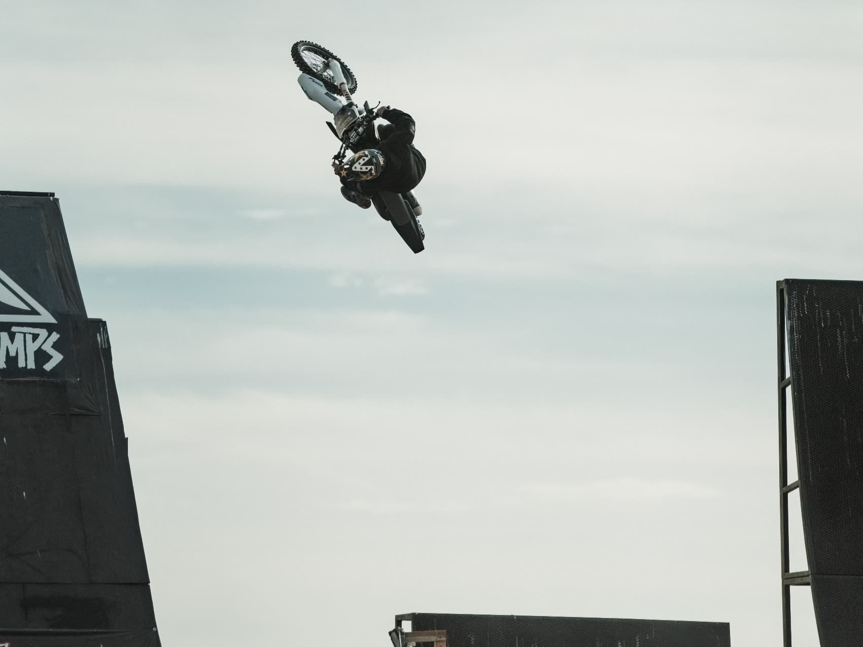 Beginner’s Guide to Motocross Jumping Techniques