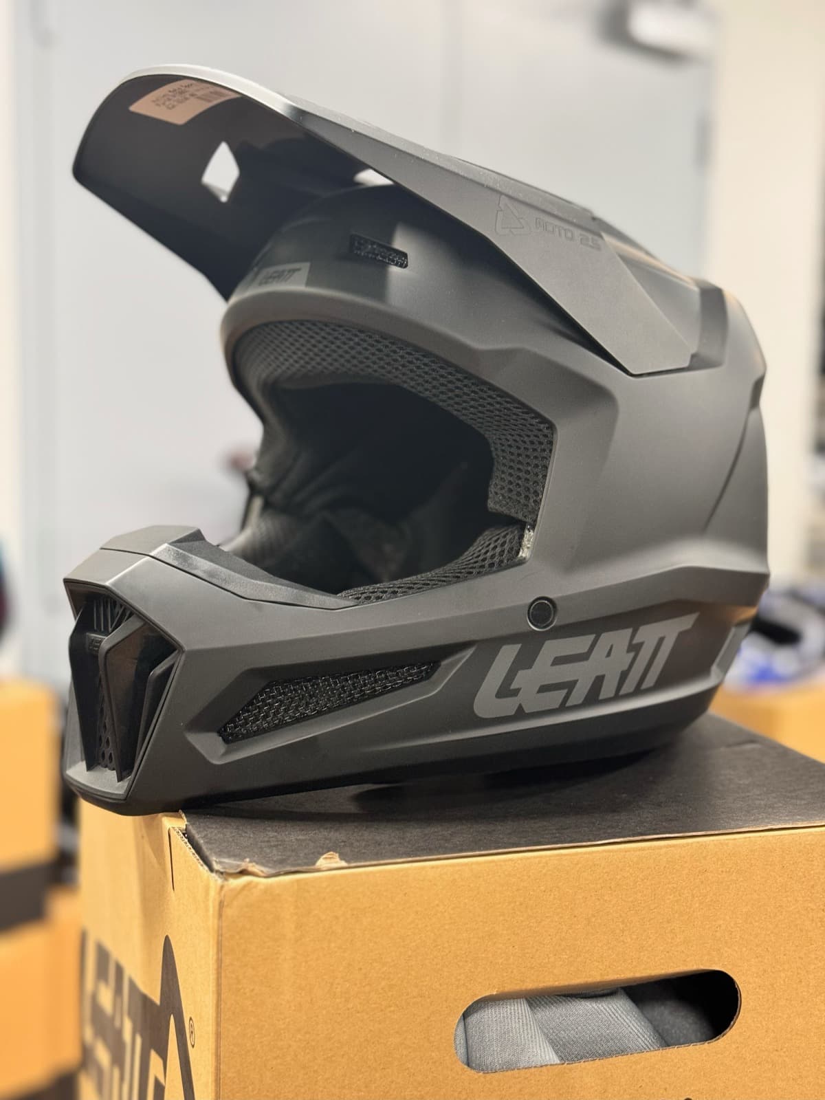 MOTO 2.5 V24 STLTH